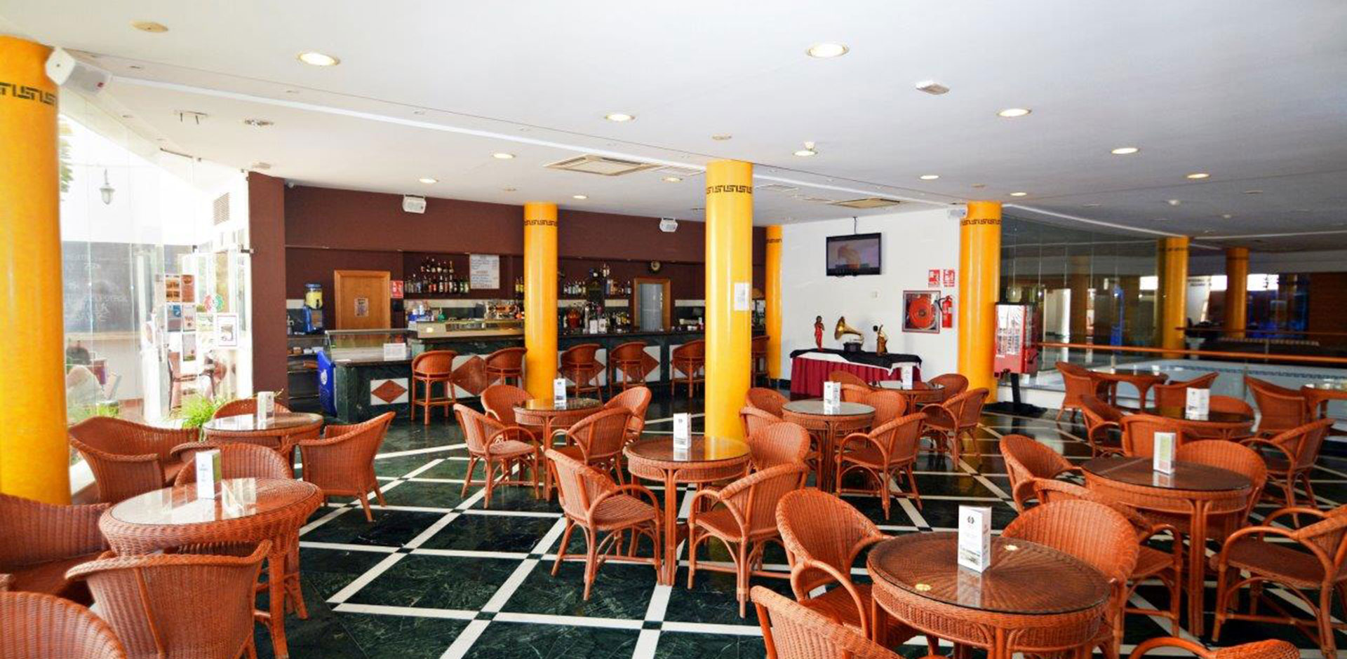 Restaurante & Lobby bar